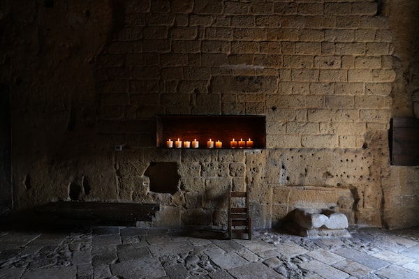Example image of a room with sunlight coming in from the right side