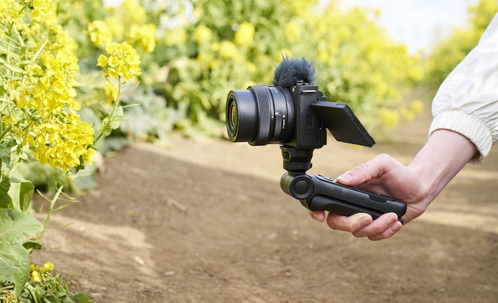 Shooting Grip With Wireless Remote Commander | GP-VPT3 | Sony Australia