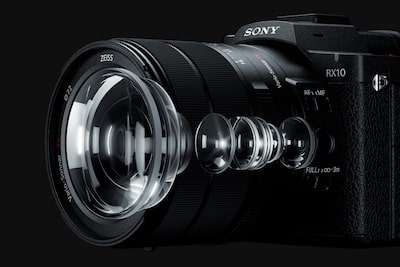 Illustration with transparent effect showing the internal configuration of lens elements